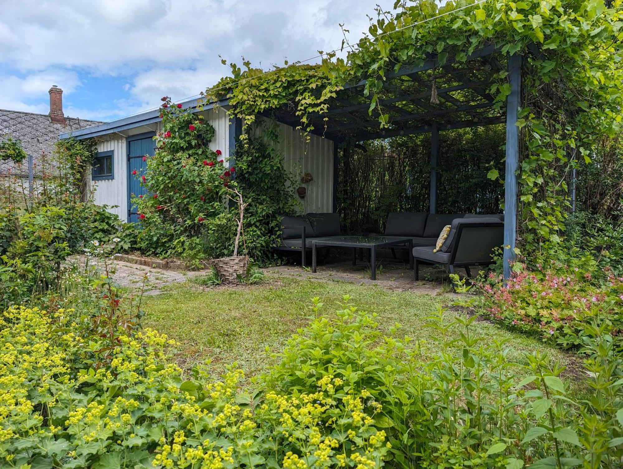 Millans Dockhus Onslunda Exterior foto